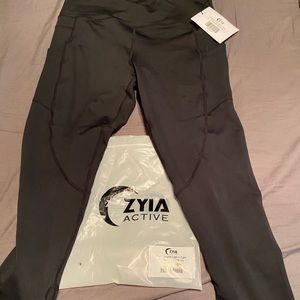 Zyia Leggings Light N Tight